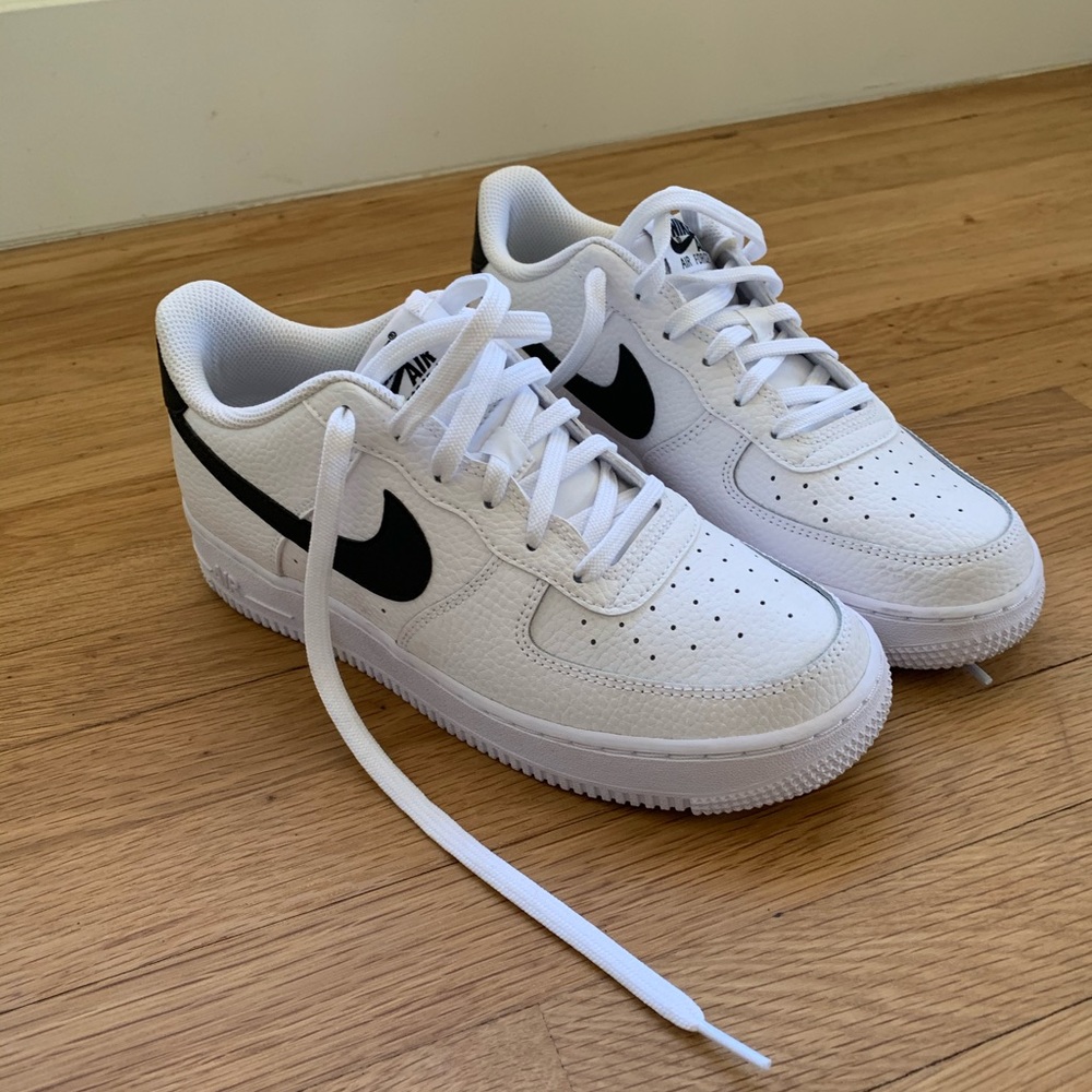 Nike Air Force 1 white & black sneakers Size 8